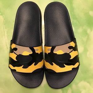 New Valentino rubber slide, size 40 ( us 7)men’s